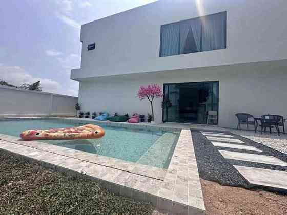 6 Bedroom Pool Villa for Rent in Nong Prue Pattaya