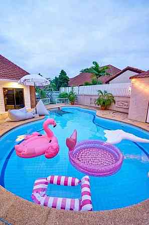4 Bedroom Pool Villa for Rent in Pattaya Pattaya