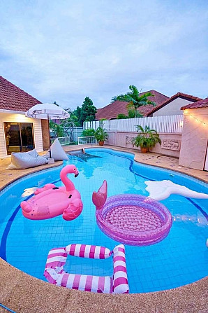 4 Bedroom Pool Villa for Rent in Pattaya Pattaya - photo 1