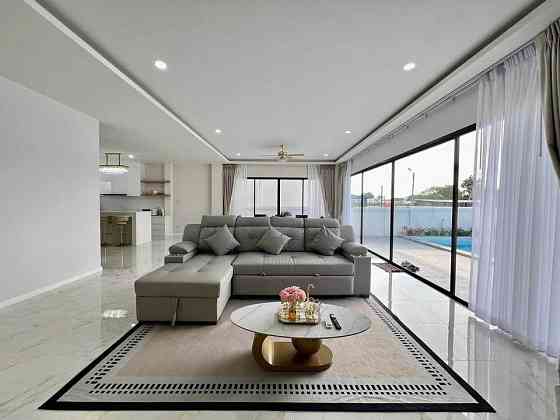 4 Bedroom Pool Villa for Rent in Pattaya Паттая