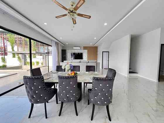 4 Bedroom Pool Villa for Rent in Pattaya Паттая