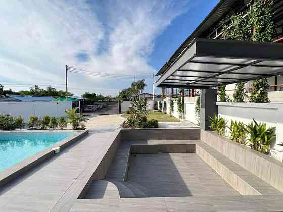 4 Bedroom Pool Villa for Rent in Pattaya Паттая