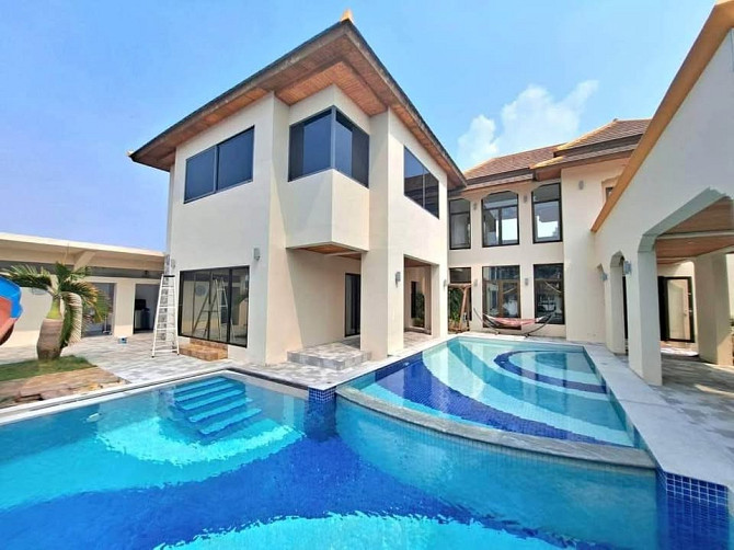 8 Bedroom Pool Villa for Rent in Maenam Pattaya - photo 1