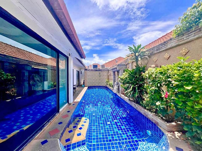 4 Bedroom Pool Villa for Rent in Pattaya Pattaya - photo 1