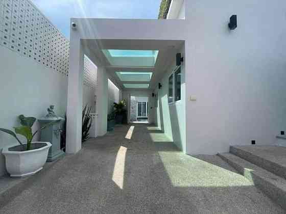 5 Bedroom Pool Villa for Rent in Jomtien Pattaya