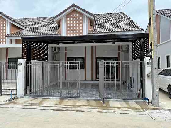 2 Bedroom Townhouse for Rent with Pool Access Pattaya