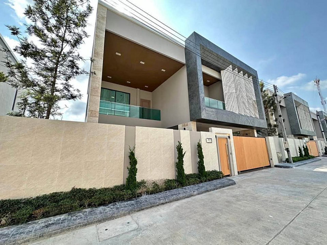 4 Bedroom Pool Villa for Rent in Na Jomtien Pattaya - photo 1