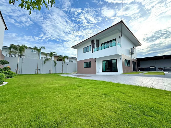 5 Bedroom Pool Villa for Rent in Pattaya Pattaya - photo 1