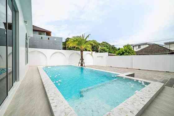 4 Bedroom Pool Villa for Rent in Kohtalo Pattaya