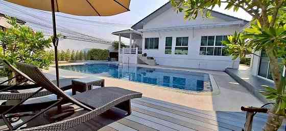 4 Bedroom Pool Villa for Rent in Pattaya Pattaya