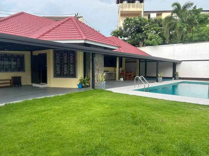 4 Bedroom Pool Villa for Rent in Boonsampan Pattaya - photo 1