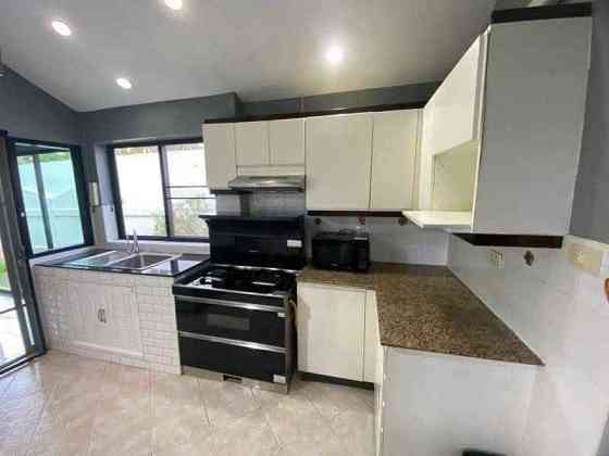 4 Bedroom Pool Villa for Rent in Pattaya Pattaya