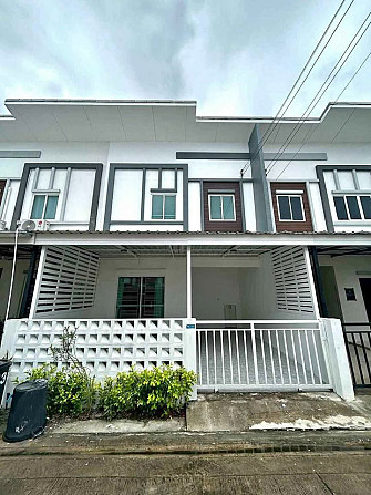 3 Bedroom Townhouse for Rent in Pattaya Pattaya - photo 1