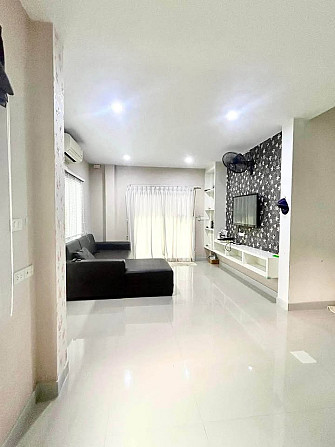 3 Bed Pool Villa for Rent in East Pattaya Pattaya - photo 2