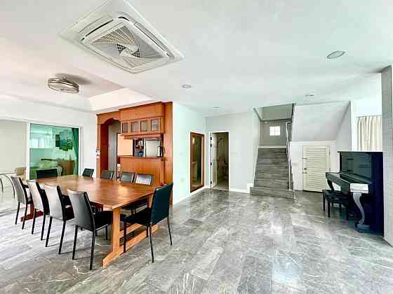 7 Bedroom Pool Villa for Rent in Jomtien Pattaya