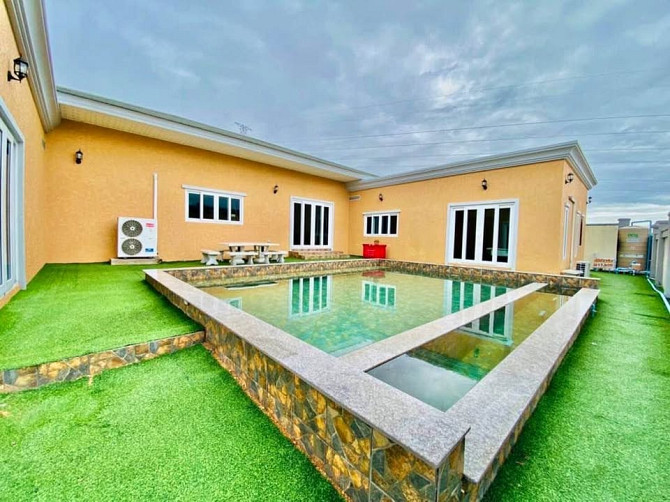 5 Bedroom Pool Villa for Rent in Pattaya Pattaya - photo 1