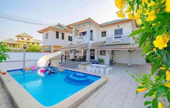 4 Bedroom Pool Villa for Rent in Pattaya Pattaya