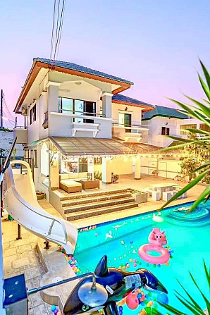 4 Bedroom Pool Villa for Rent in Pattaya Pattaya - photo 1