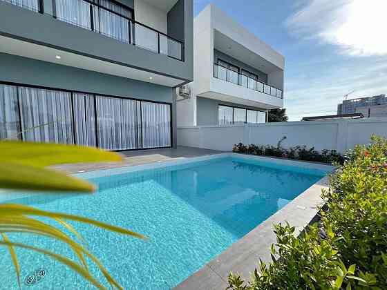 4 Bedroom Pool Villa for Rent in Chaitapruk Pattaya