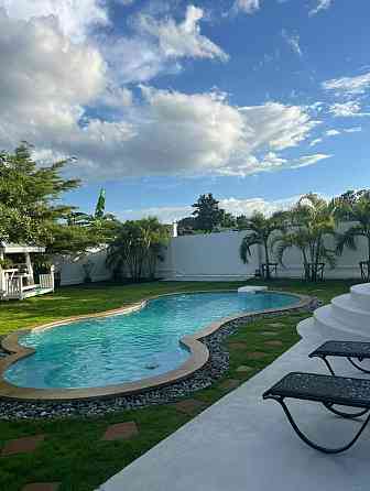 3 Bedroom Pool Villa for Rent in Bangrak Samui