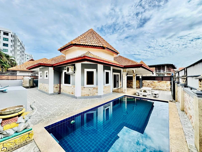 3 Bedroom Pool Villa for Rent in Pattaya Pattaya - photo 1