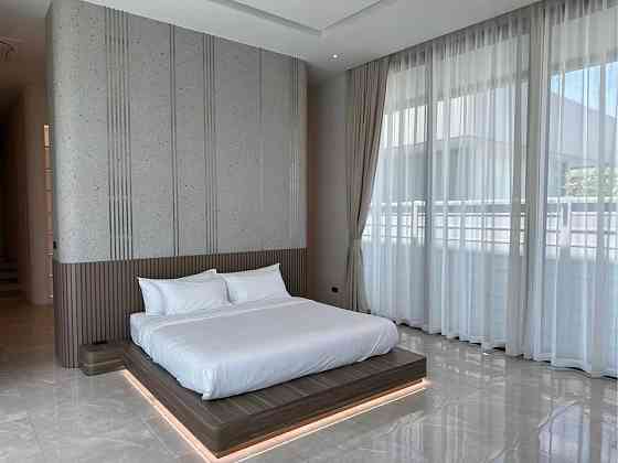 6 Bedroom Pool Villa for Rent in Pattaya Паттая