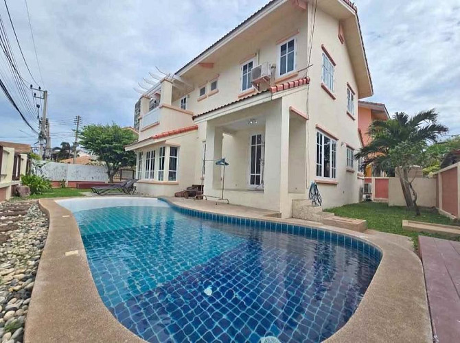 4 Bedroom Pool Villa for Rent in Jomtien Pattaya - photo 1