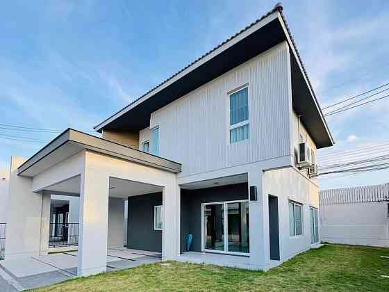 4 Bedroom Pool Villa for Rent in Kohkeaw Phuket
