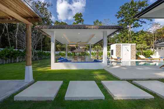 4 Bedroom Pool Villa for Rent in Maenam Samui