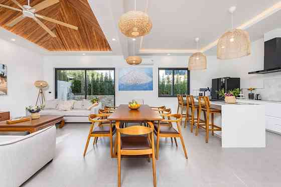 4 Bedroom Pool Villa for Rent in Maenam Samui