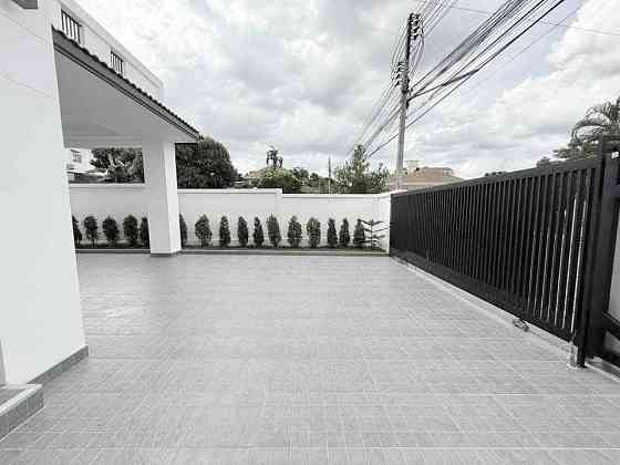 4 Beds 4 Baths - House Pattaya