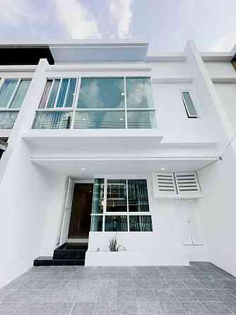 3 Bedrooms, 3 Bathrooms Пхукет