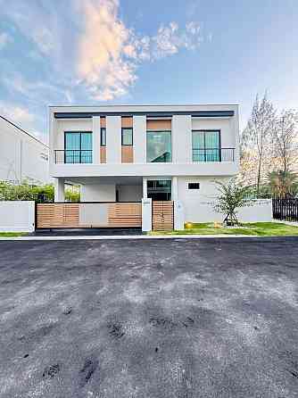 4 Bedrooms, 3 Bathrooms -House Пхукет