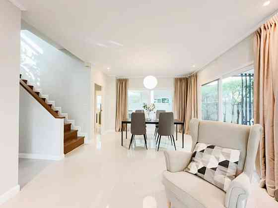 4 Bedrooms, 3 Bathrooms Apartment Пхукет