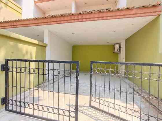 4 Bedrooms, 6 Bathrooms - Houses Pattaya