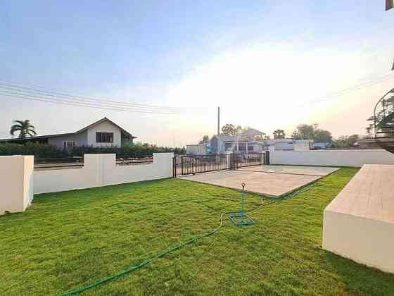 4 Beds 2 Baths - House Pattaya