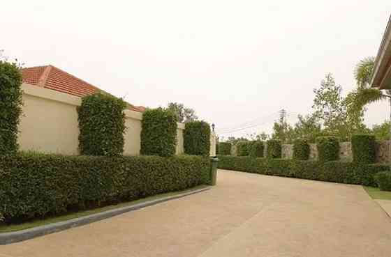 4 Beds 5 Baths House Pattaya
