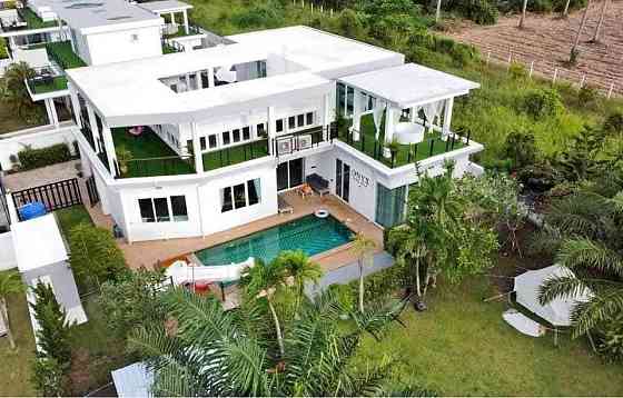 4 Beds 4 Baths House Pattaya