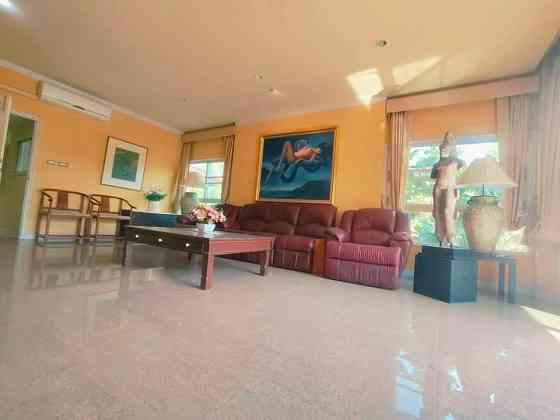 6 Bedrooms, 8 Bathrooms - Houses Pattaya