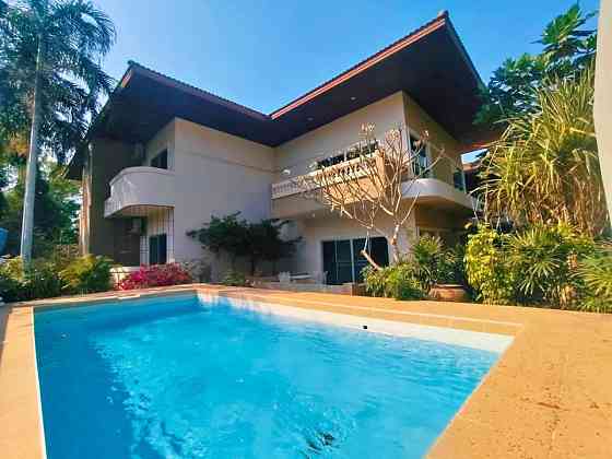 6 Bedrooms, 8 Bathrooms - Houses Pattaya