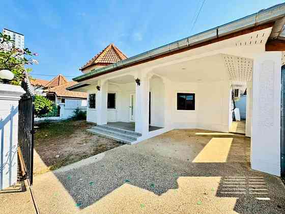 3 Bedrooms, 2 Bathrooms - Townhouses Pattaya