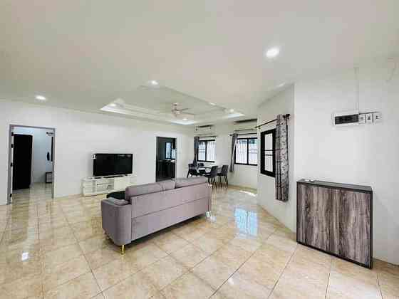 3 Bedrooms, 2 Bathrooms - Townhouses Pattaya