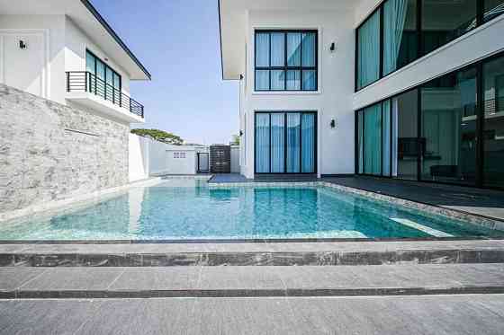 4 Bedrooms, 5 Bathrooms - House Pattaya