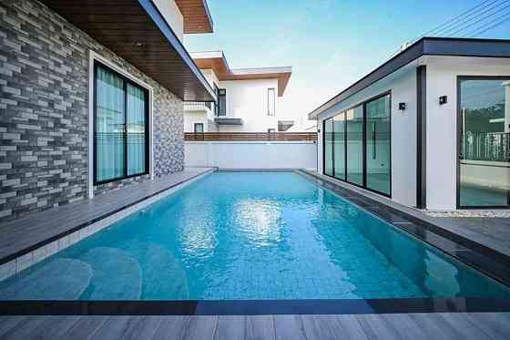 4 Bedrooms, 5 Bathrooms - House Pattaya