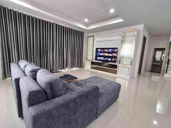 3 Beds 4 Baths - House Pattaya