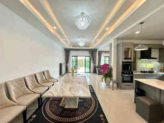 5 Bedrooms, 5 Bathrooms - Home Pattaya