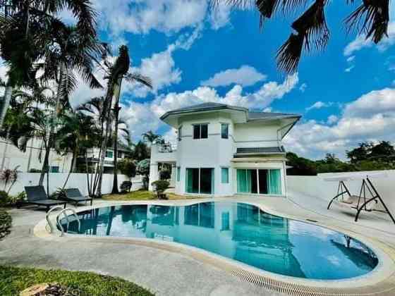 3 Bedrooms, 4 Bathrooms Pattaya