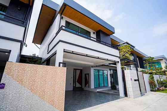 6 Bedrooms, 7 Bathrooms - Houses Pattaya