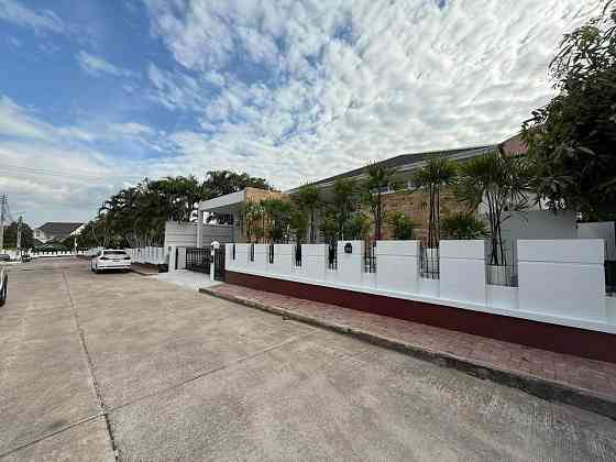 4 Bedrooms, 2 Bathrooms - House Pattaya