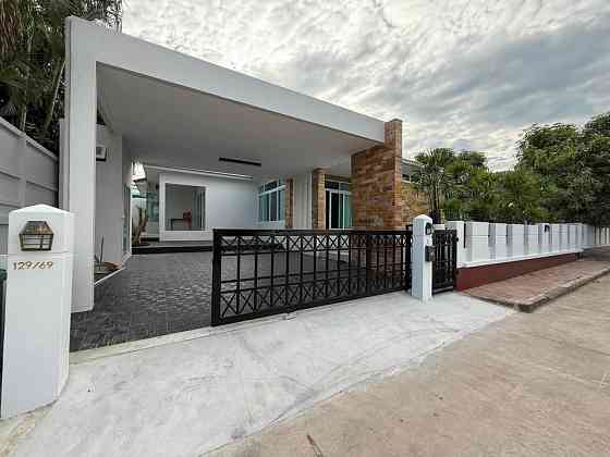 4 Bedrooms, 2 Bathrooms - House Pattaya
